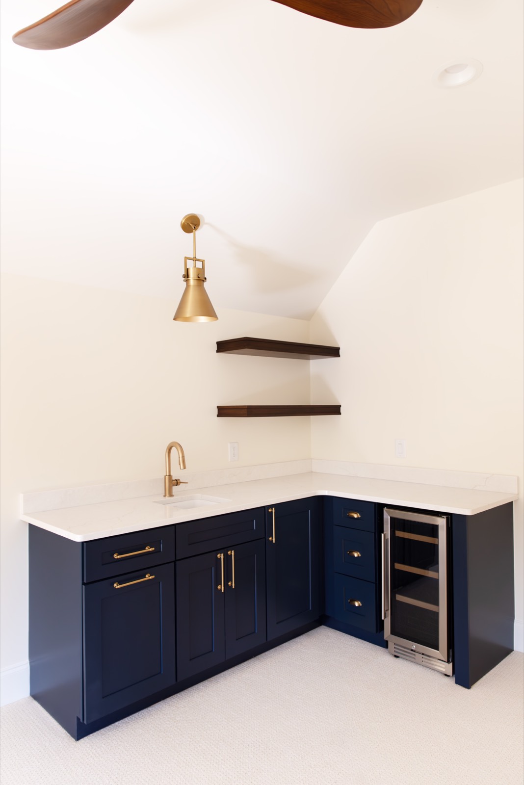 Bar countertop in Calacatta Miraggio Cove quartz