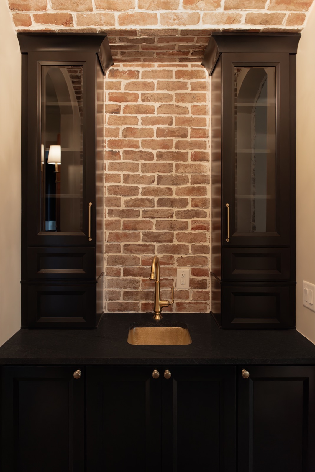 Leathered Negresco granite bar countertop