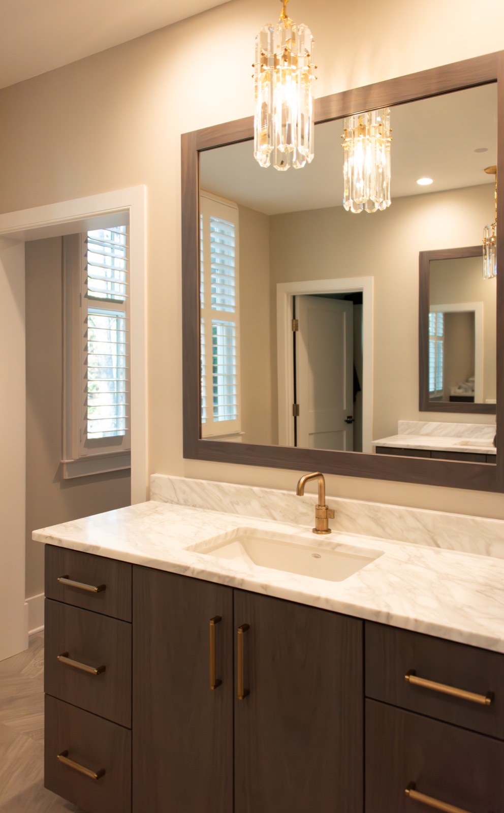 Bathroom vanity in Calacatta Gold marble