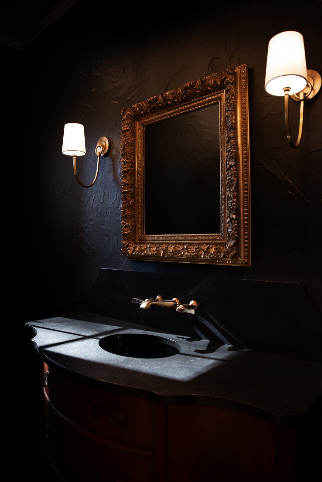 Bathroom dresser top in Negresco granite